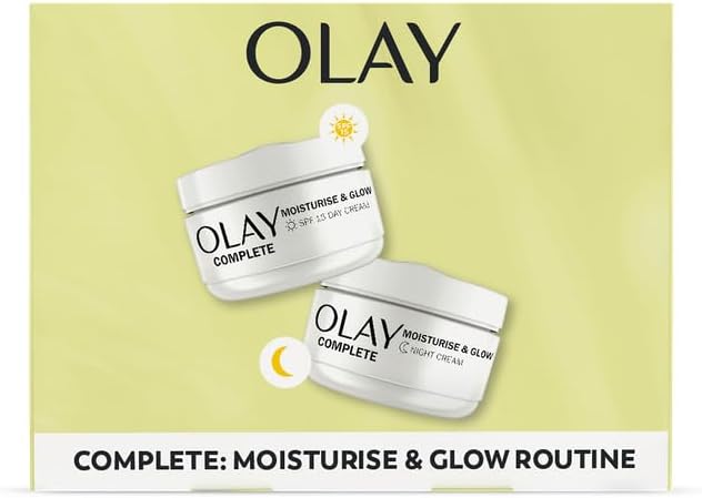 Olay Complete Moisturise & Glow SPF15 Day & Night Cream Gift Set | 24H Hydrating Skincare Duo