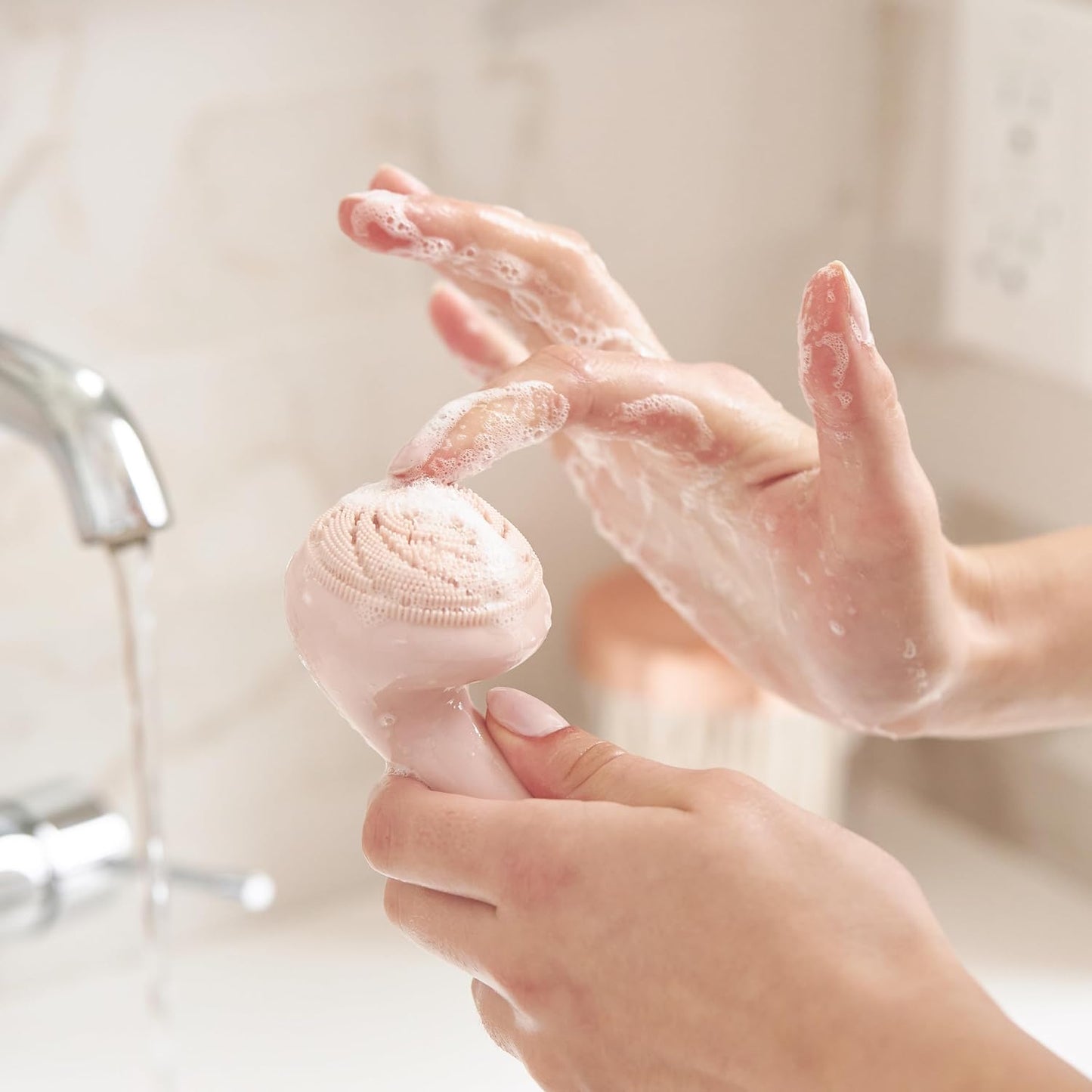 Finishing Touch Flawless Cleanse - Electric Face Cleanser & Exfoliator with Brush