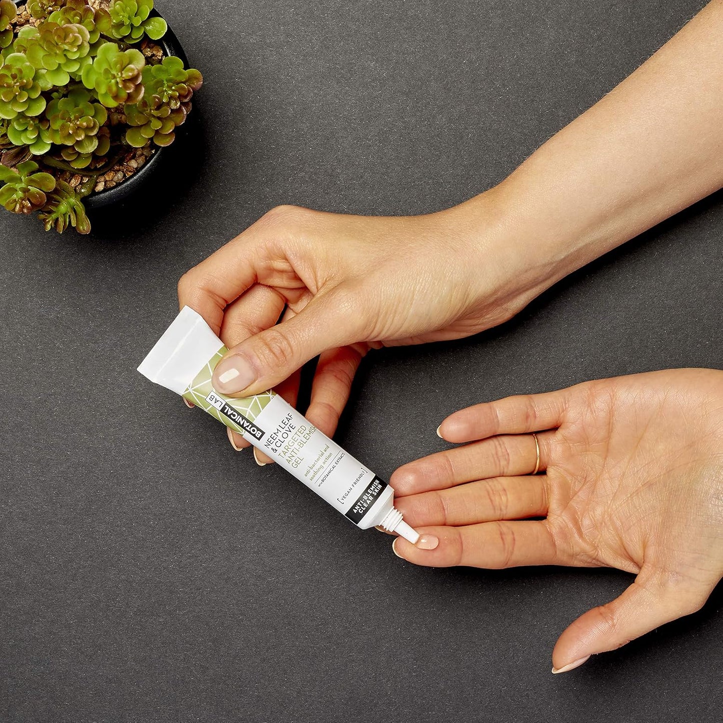 Botanical Lab Neem Leaf & Clove Anti-Blemish Gel 20ml