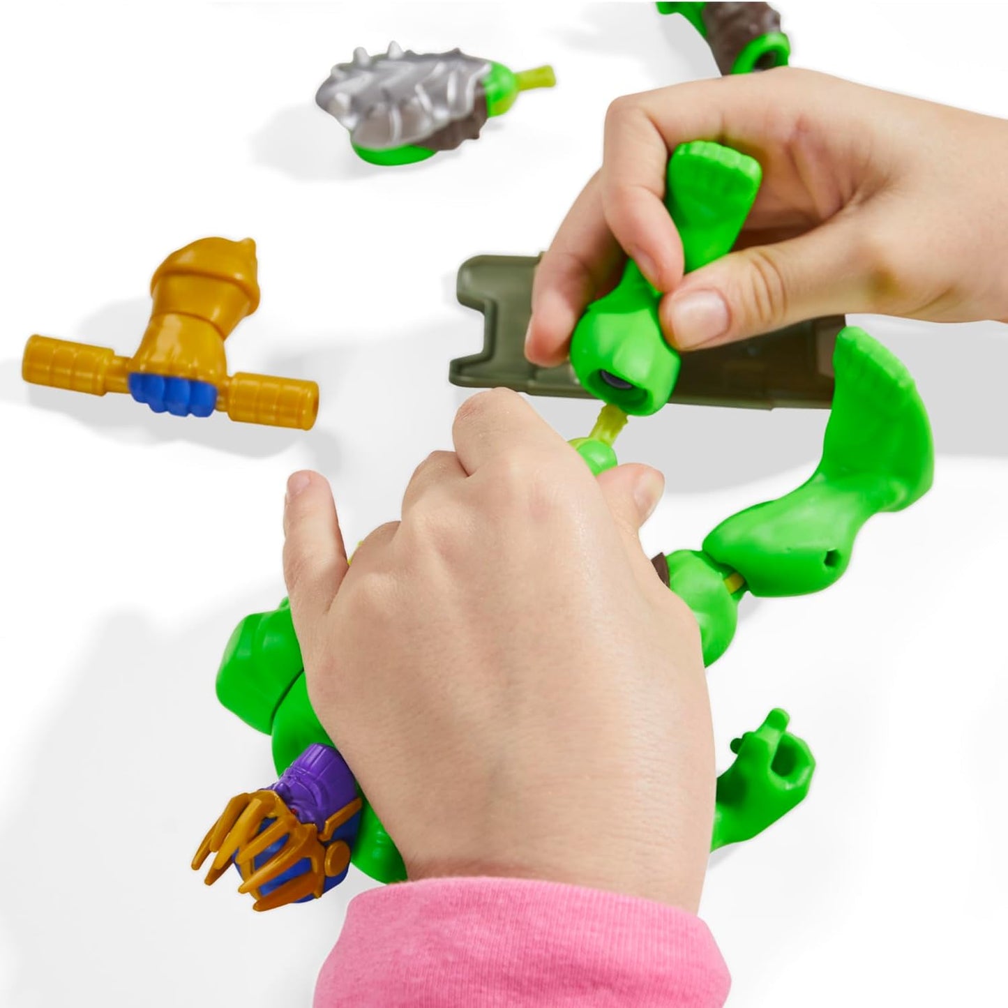 AVENGERS MixMashers Marvel Hulk Custom Mix-And-Match Deluxe Action Figure & Accessories