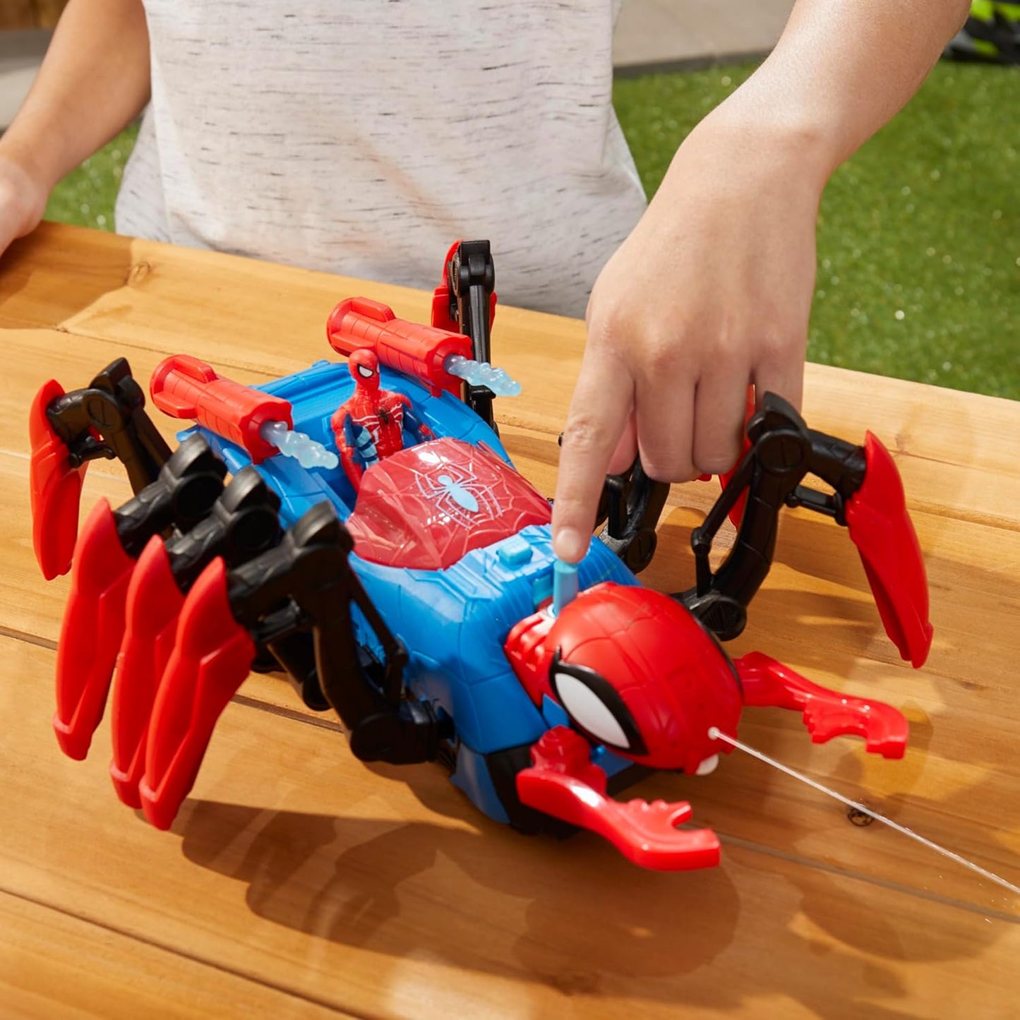 Marvel Spider-Man Crawl ‘N Blast Spider Toy Age 4+