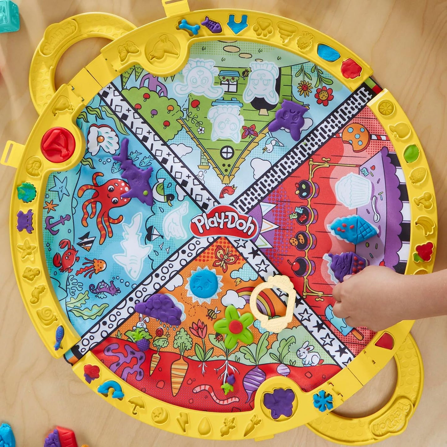 Play-Doh Fold 'n Go Playmat Starter Playset | Portable Arts & Crafts Kit