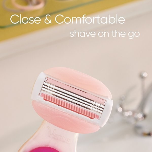 Gillette Venus Comfort Glide Snap Travel Razor | Portable Women’s Razor with Moisturising Bars